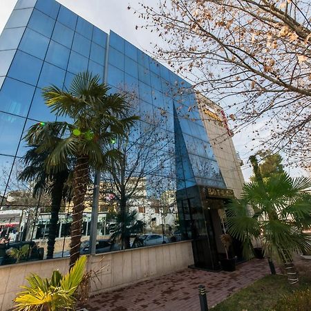 Hotel Denver Тирана Екстериор снимка