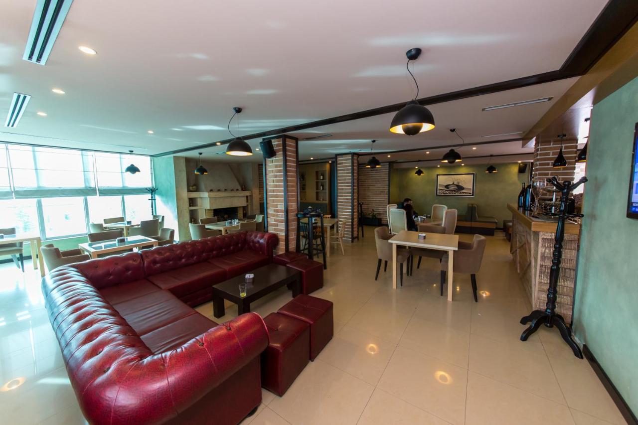 Hotel Denver Тирана Екстериор снимка