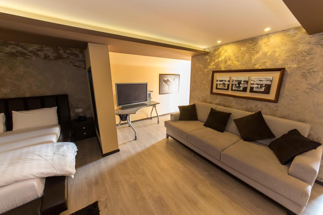 Hotel Denver Тирана Екстериор снимка