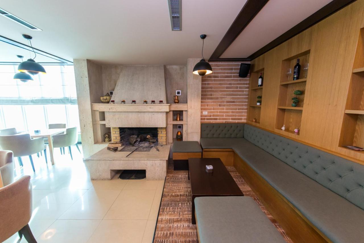 Hotel Denver Тирана Екстериор снимка