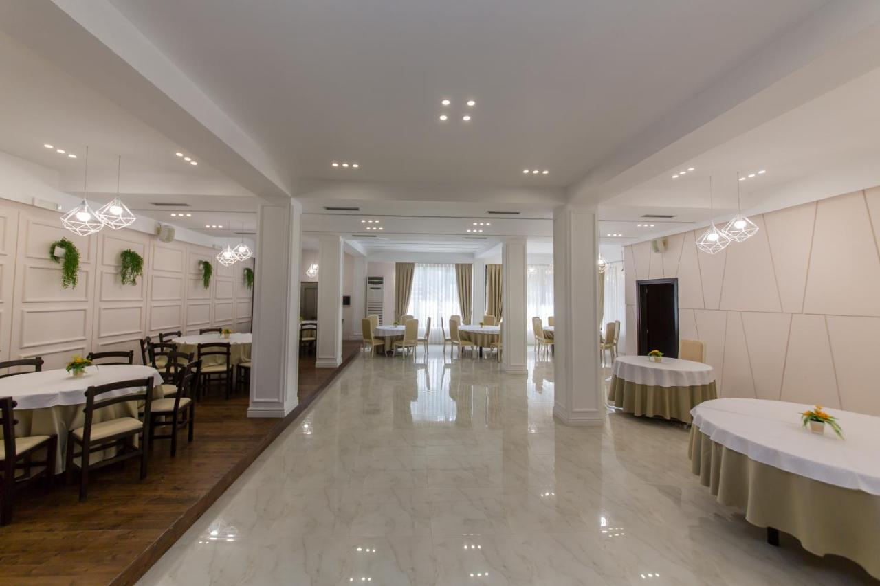 Hotel Denver Тирана Екстериор снимка
