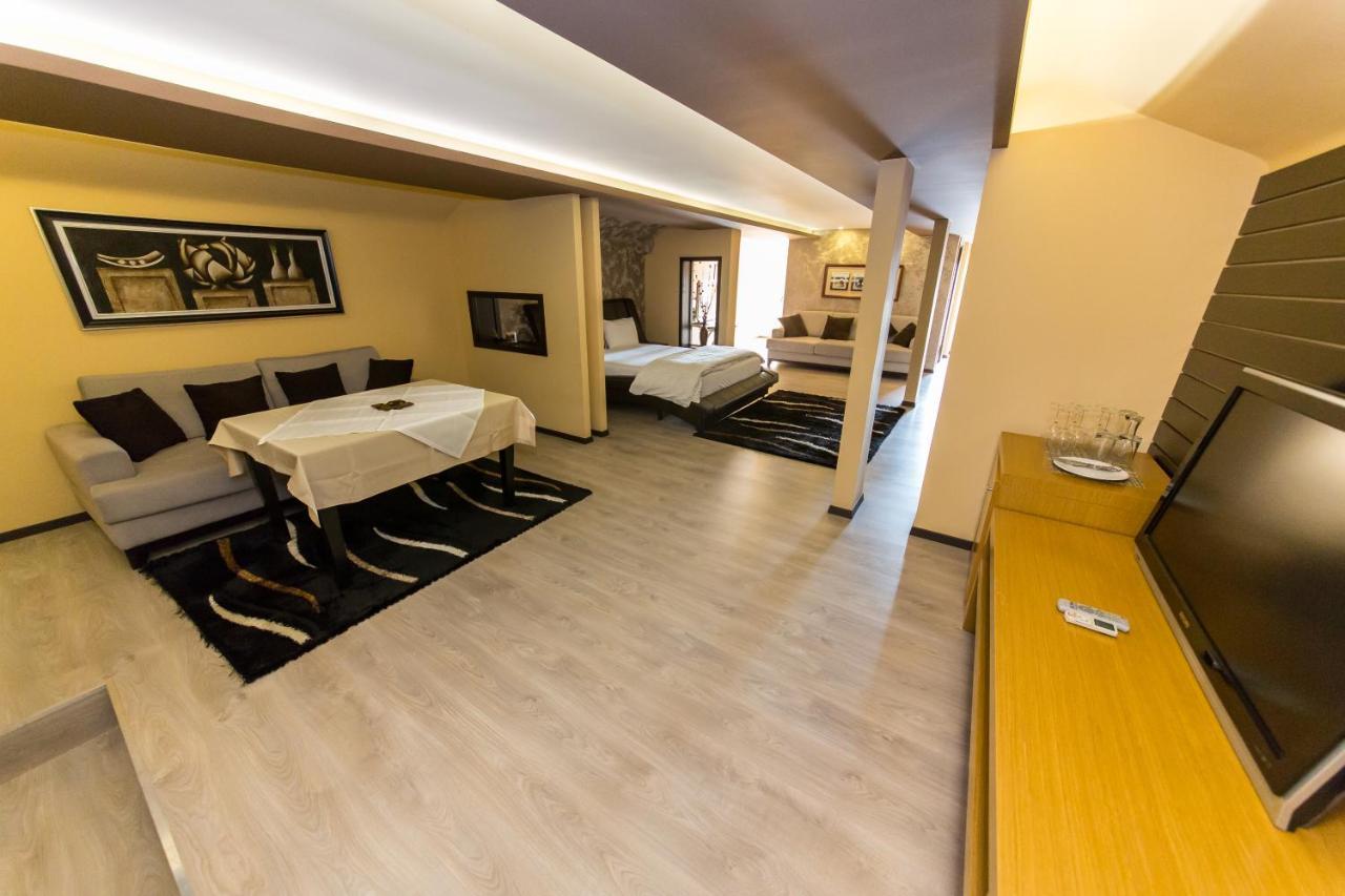 Hotel Denver Тирана Екстериор снимка