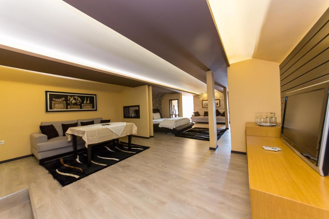 Hotel Denver Тирана Екстериор снимка