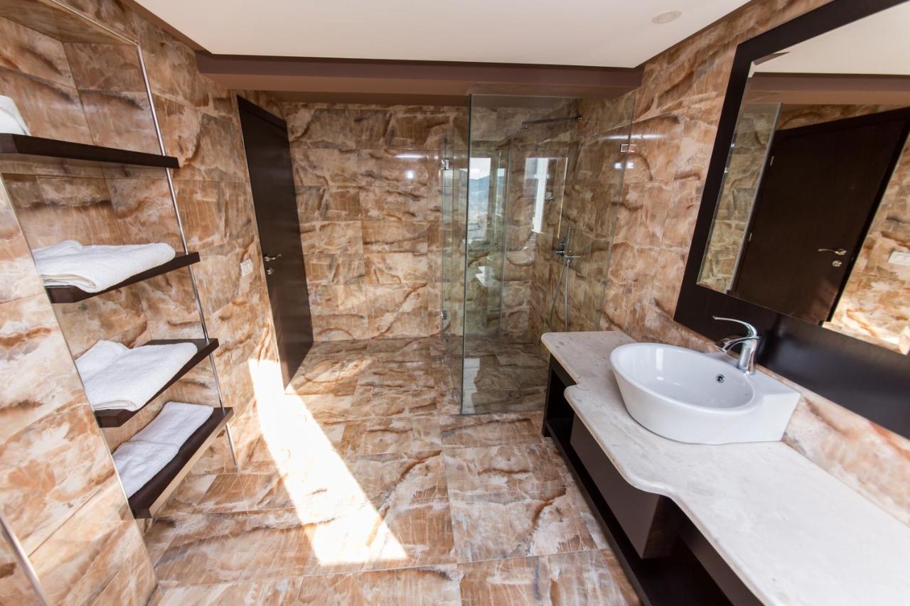 Hotel Denver Тирана Екстериор снимка